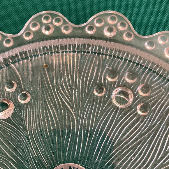 Vtg Glass Scalloped Trivet Made in Romania - Picture 4 of 7